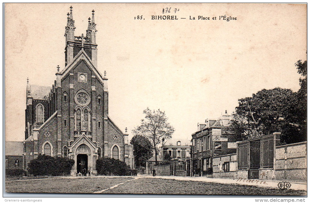 76 BIHOREL - La Place De L'église - Bihorel