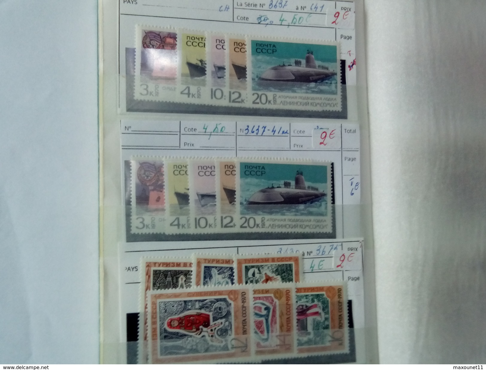 Petit album de timbres neufs de Russie .