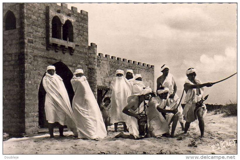 D40  VIEUX BOUCAU LES BAINS  A La Villa Mauresque ...... Carte Rare - Vieux Boucau