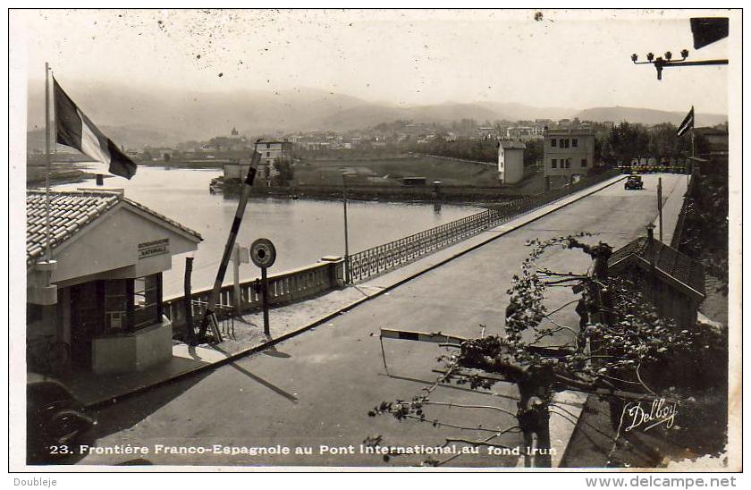 Frontière Franco Espagnole  Au Pont International . Au Fond  Irun  ..... - Hendaye