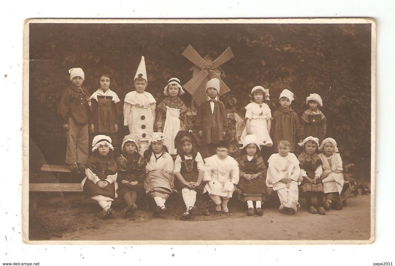 Carte Photo 18 LA GUERCHE Sur L'AUBOIS Groupe D'Enfants Déguisés - La Guerche Sur L'Aubois