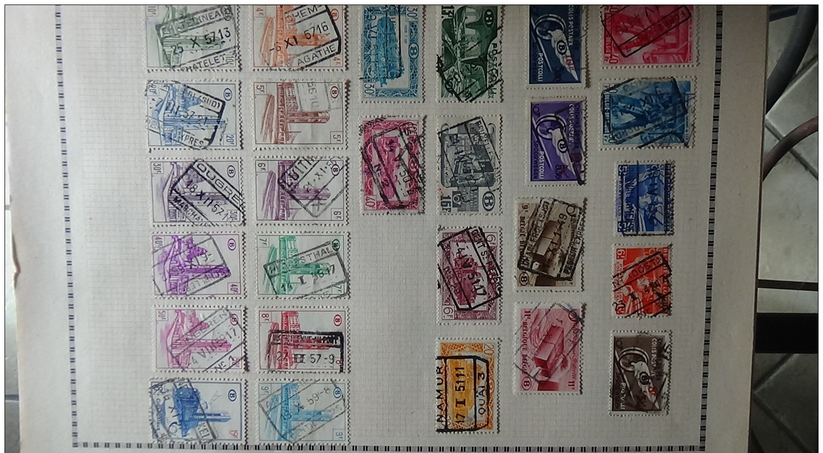 Album de 1ers  timbres oblitérés du monde (qqs **) Voir commentaires !!!