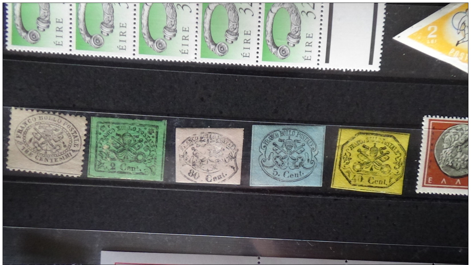 Album de timbres et blocs tous ** dont bonnes valeurs Voir commentaires !!!