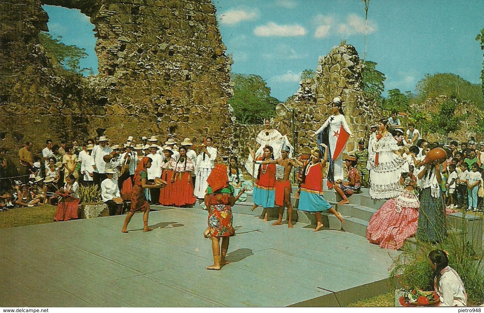 Republica De Panama, Una Presentacion Folklorica En El Escenario De Las Ruinas De Panama La Vieja, Folklore Presentation - Panama