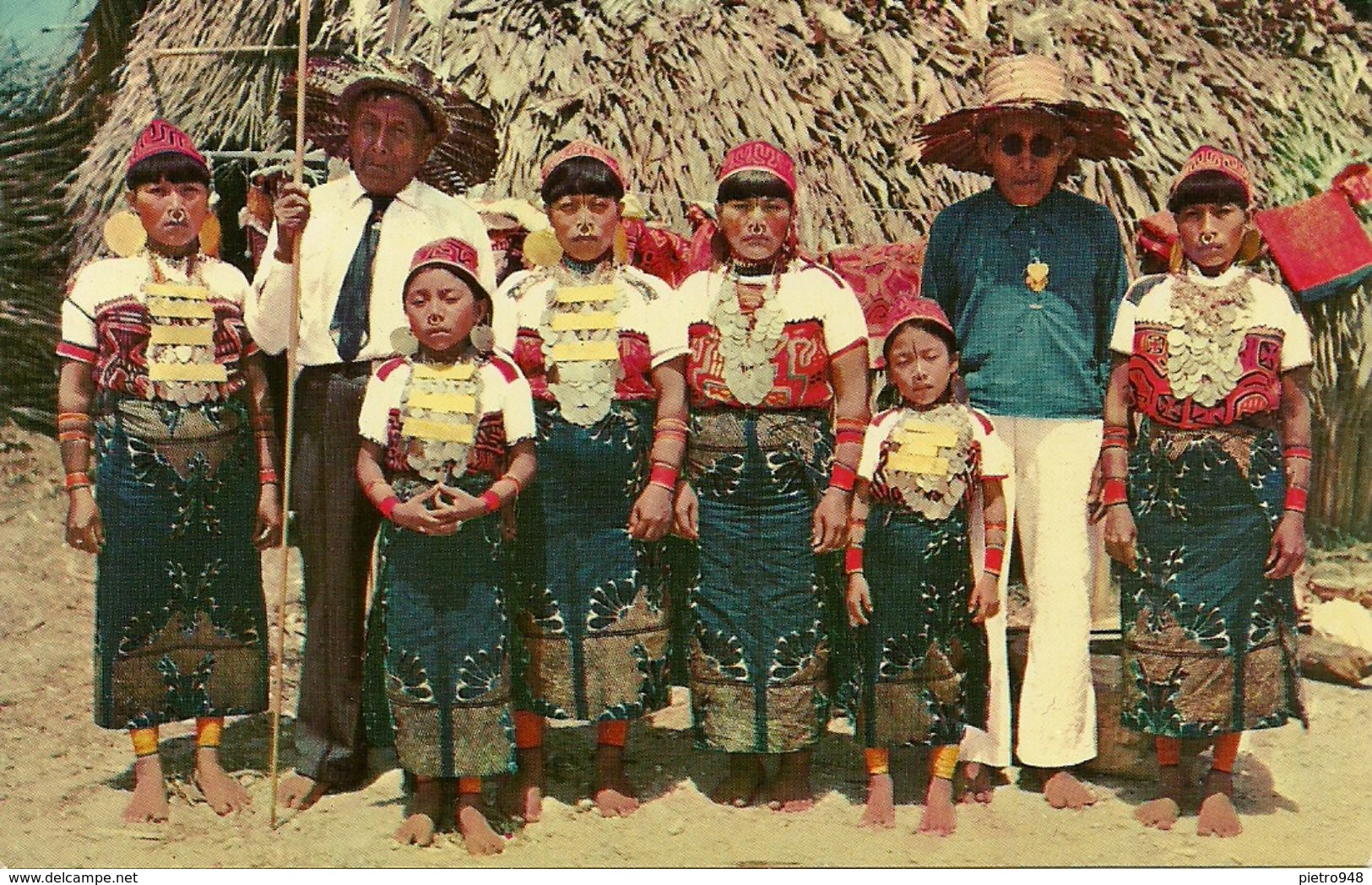 Republica De Panama, Dos Caciques De San Blas Y Sus Familiares, Two San Blas Indian Chief With Their Families - Panama