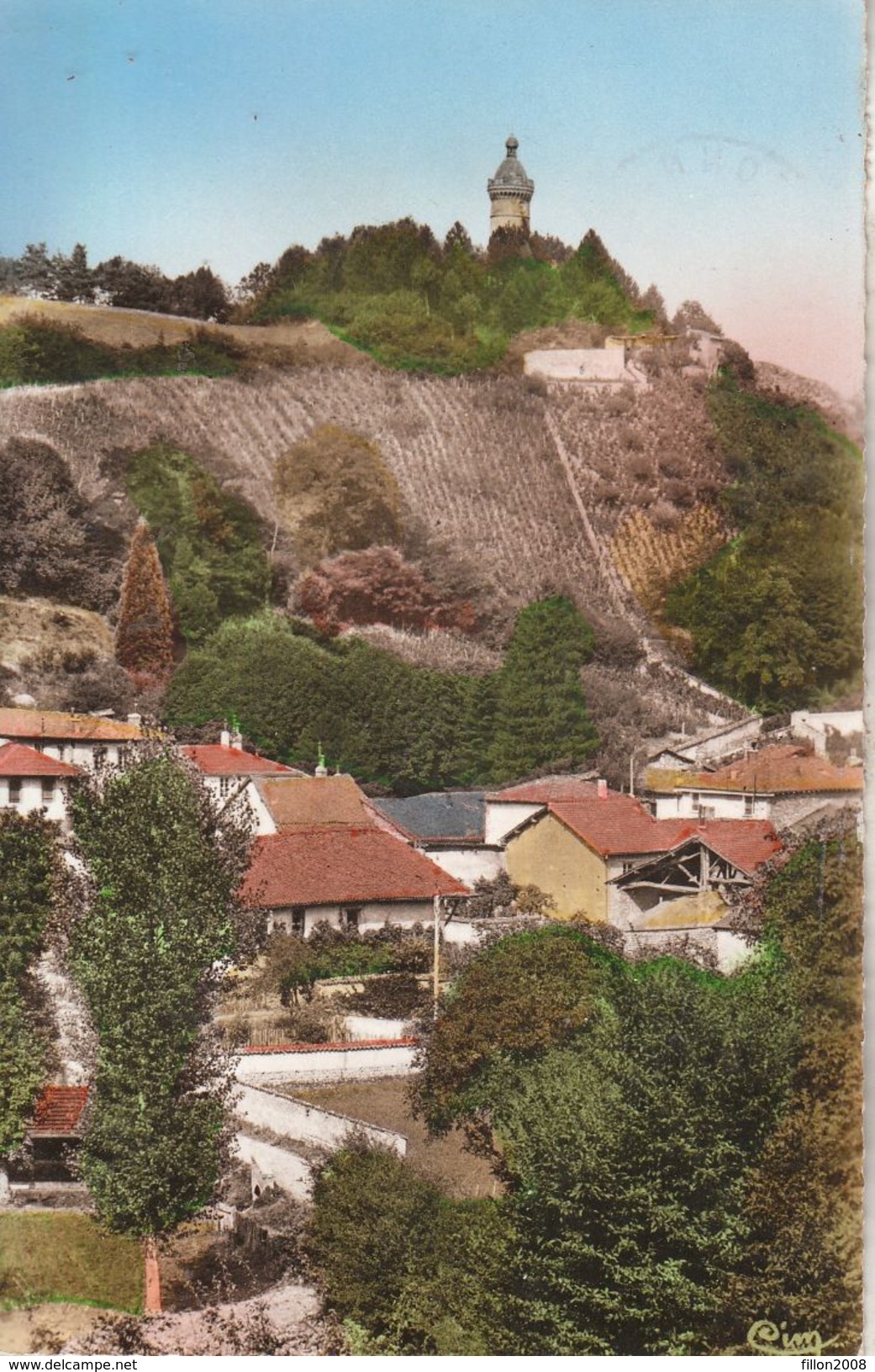 Châtonnay - Le Calvaire Et Les Ruines Féodales - Châtonnay