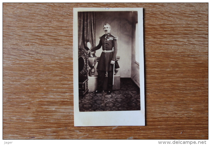 Cdv Second Empire Colonel Grande Tenue  Avec Ses Decorations, Shako Avec Aigrette - Guerre, Militaire