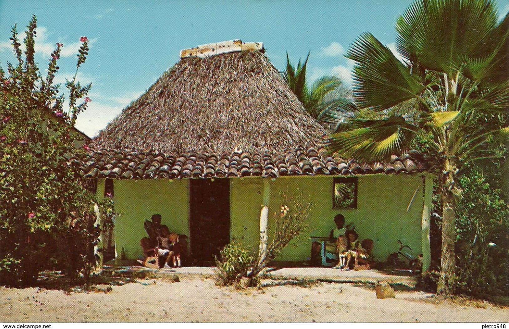 Republica De Panama, Vivienda Tipica En Un Pueblo, Typical Dwelling In A Village In The Interior Of Panama - Panama