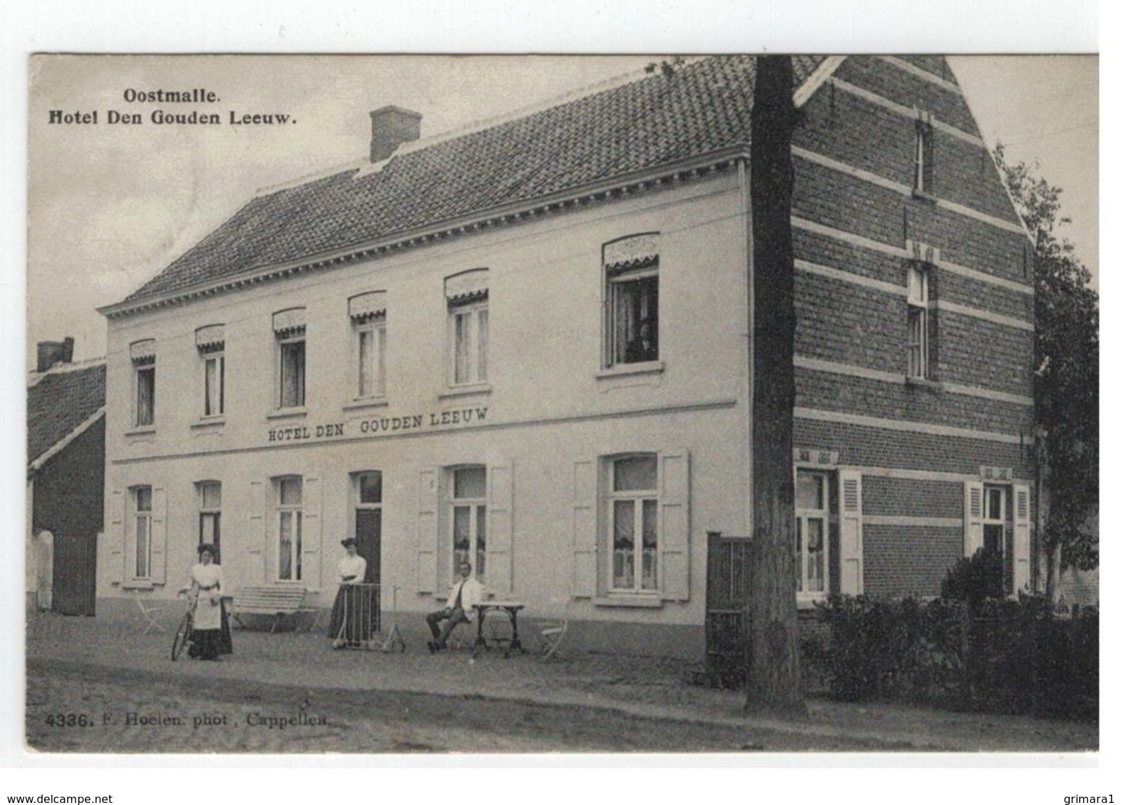 Oostmalle . Hotel Den Gouden Leeuw - Malle