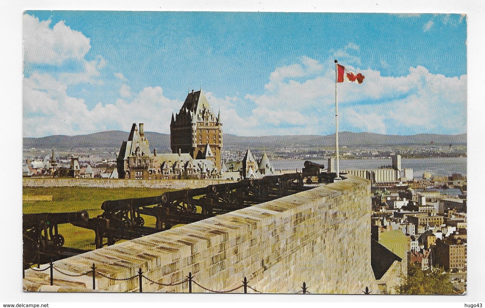 (RECTO / VERSO) CANADA - QUEBEC - LA CITADELLE - BEAU TIMBRE - FORMAT CPA VOYAGEE - Québec - La Citadelle