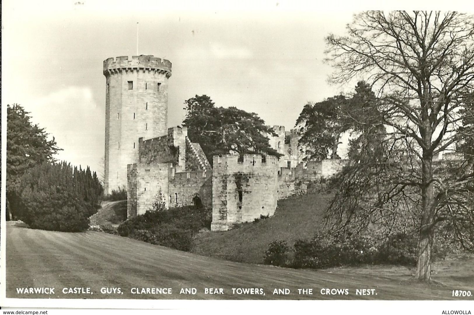 362 - "WARWICK CASTLE - GUYS,CLARENCE AND BEAR TOWERS,AND THE CROWS NEST."  -  CARTOLINA -  NON SPEDITA - Warwick