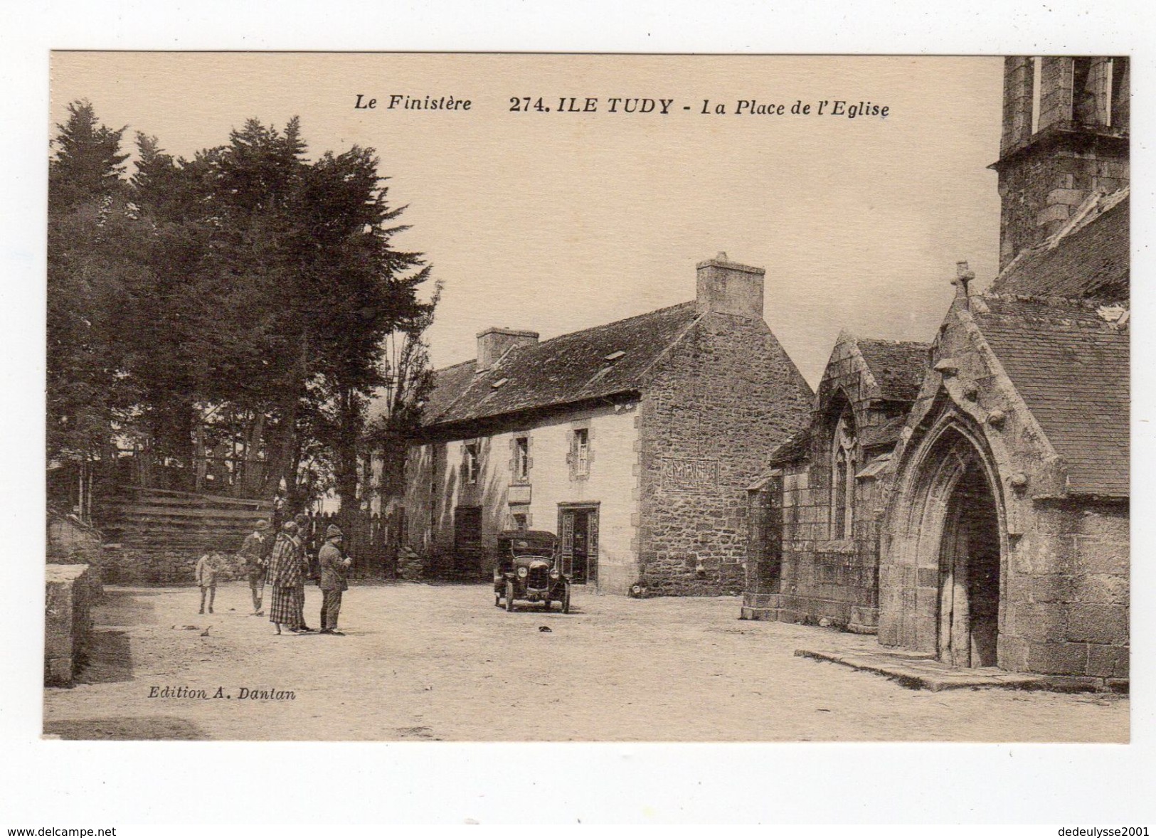 Jan18    2980779   Ile Tudy   La Place De L'église - Ile Tudy