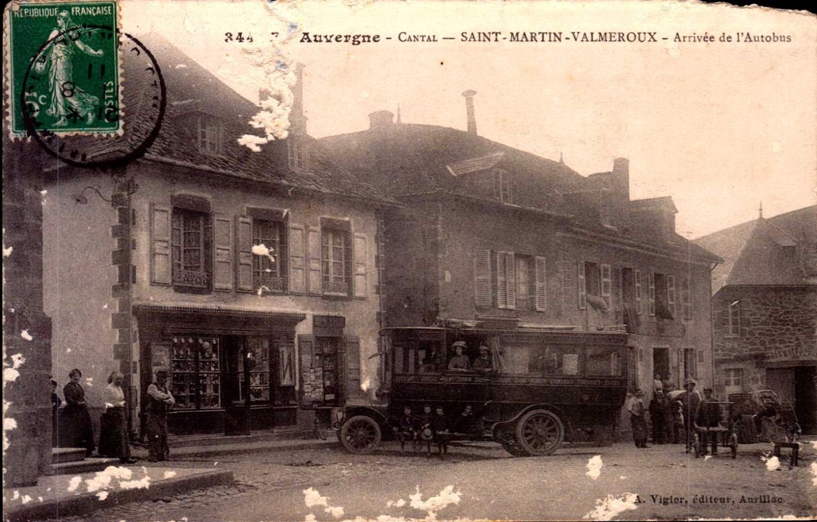 Cantal - St Martin Valmeroux - Arrivée De L'Autobus - Andere & Zonder Classificatie