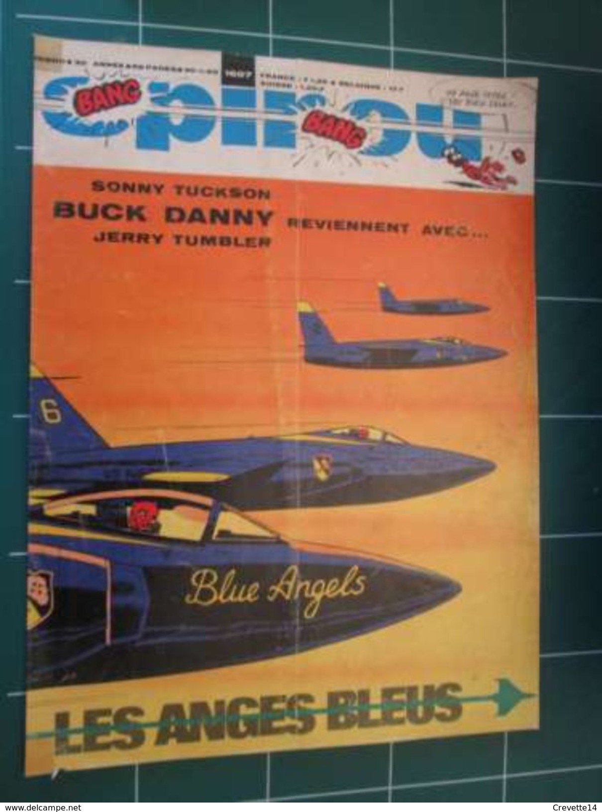 CLIP916 :  Couverture SPIROU Avec BUCK DANNY Dessiné Par HUBINON , Découpée Dans Une Revue SPIROU Des Années 70/80 . - Buck Danny