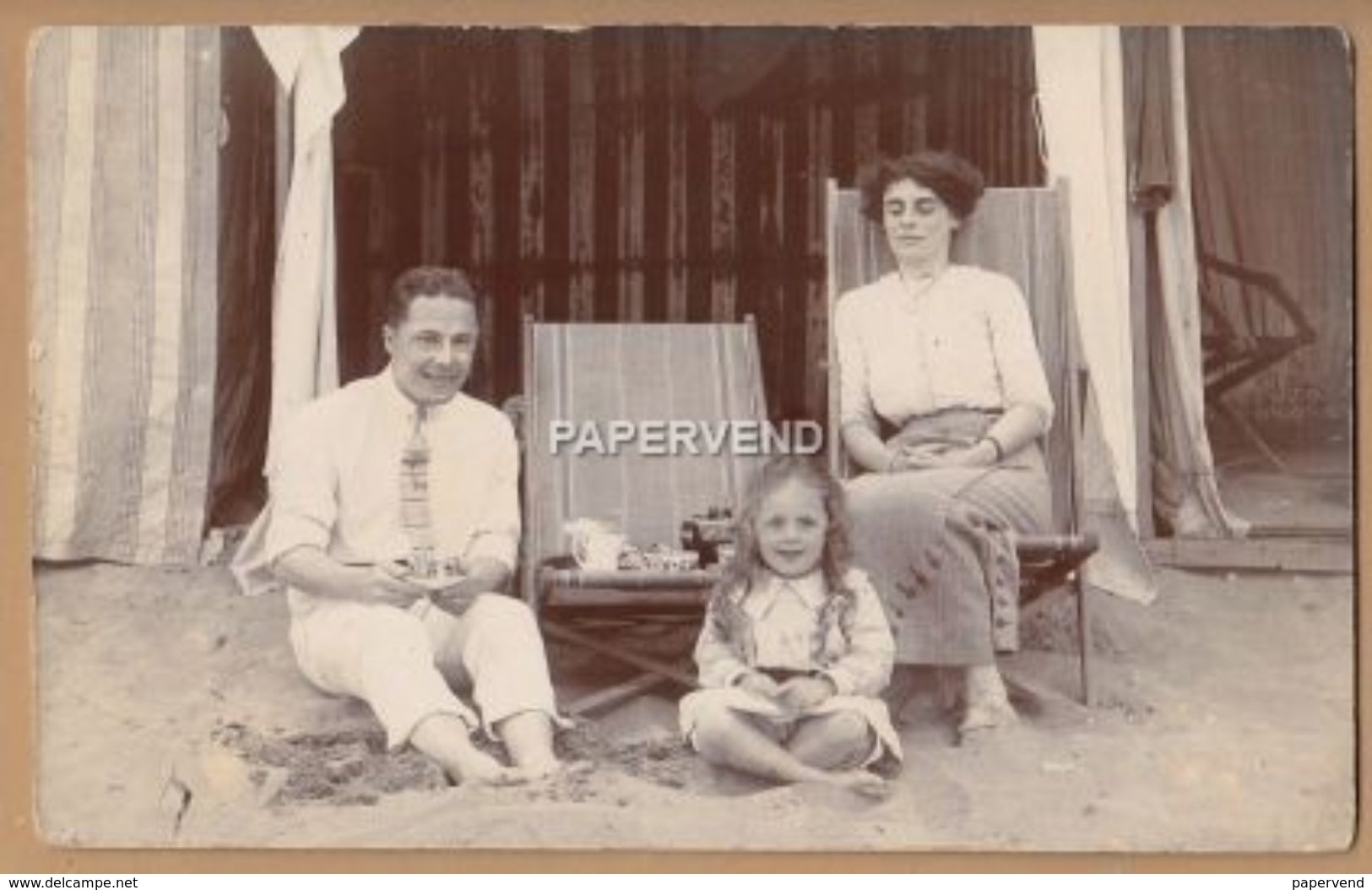 Kent BROADSTAIRS Holiday Family On The Beach RP   K3834 - Folkestone