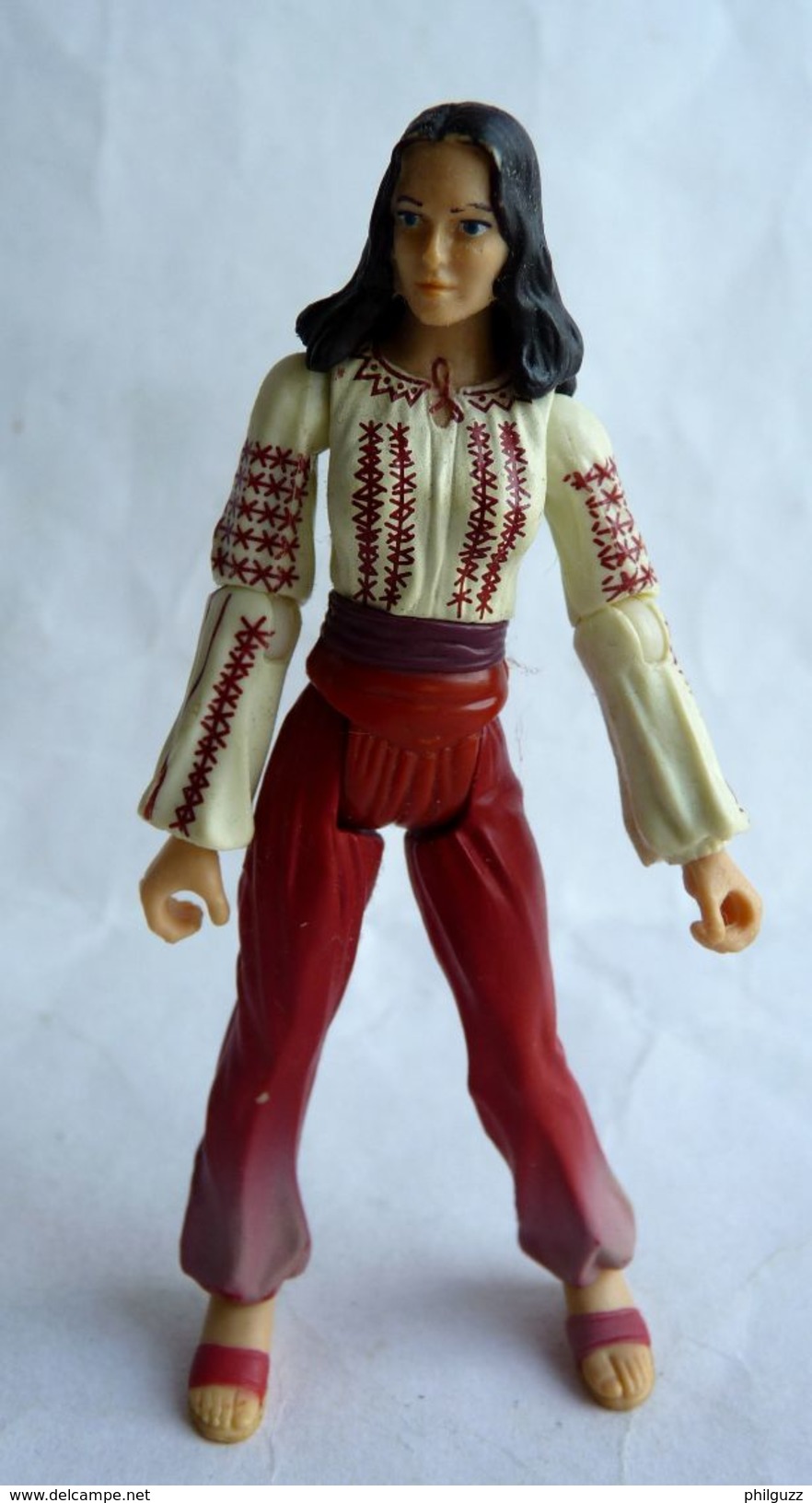 FIGURINE INDIANA JONES - RAIDERS OF THE LOST ARK - HASBRO 2008 - MARION RAVENWOOD (2) Pantalon "sale" - Autres & Non Classés