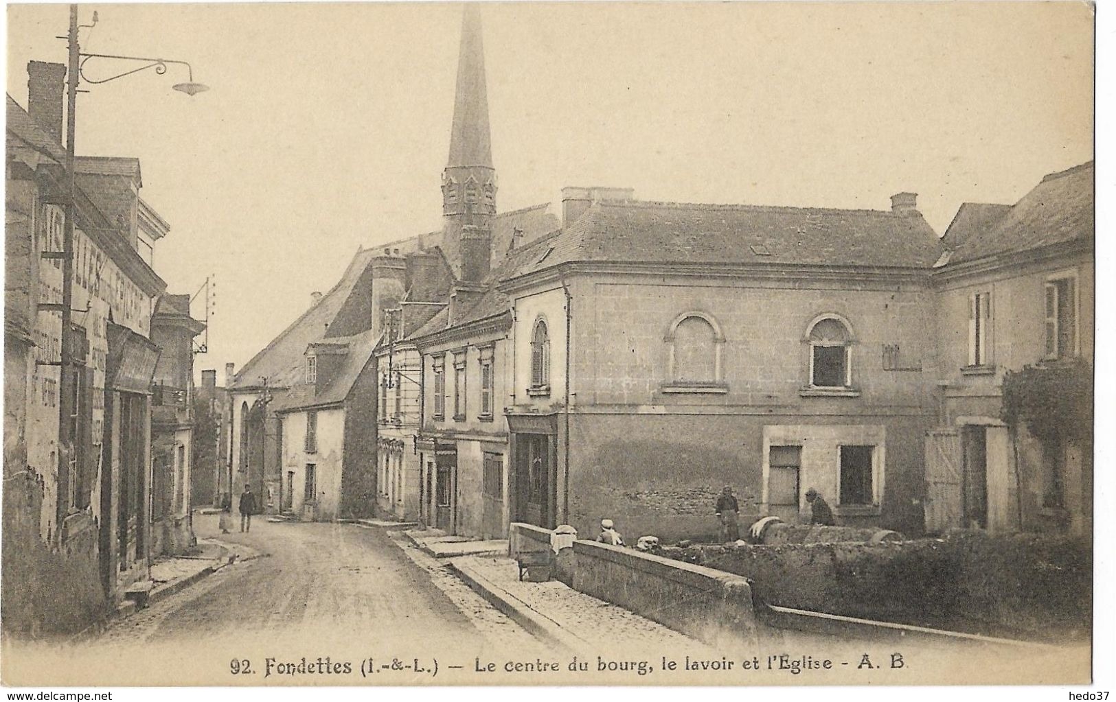 Fondettes - Le Centre Du Bourg, Le Lavoir Et L'Eglise - Fondettes