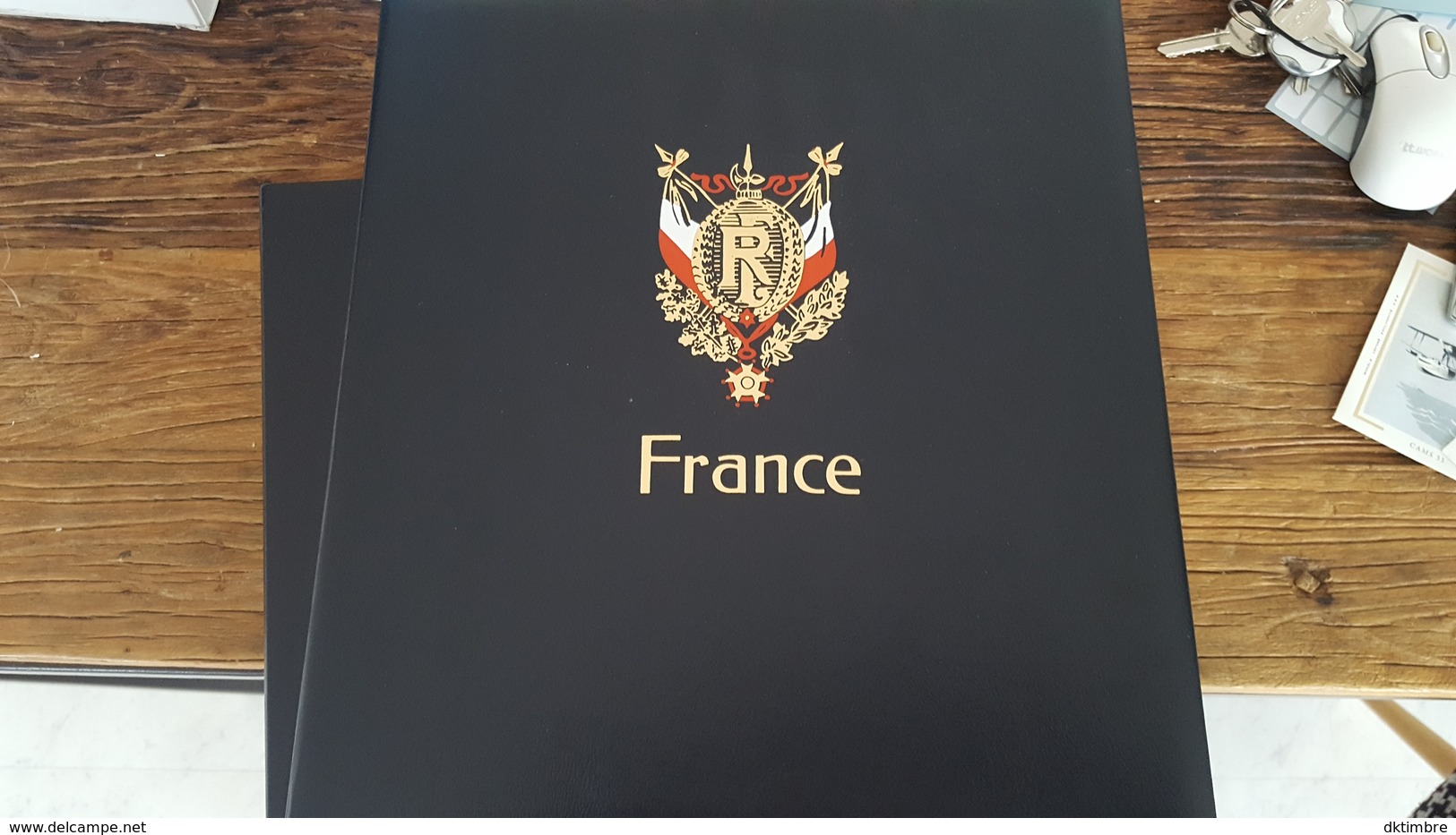 LOT 381764 ALBUM ET ETUI DAVO LUXE TIMBRE DE FRANCE VIDE DE 2001 A 2006   PORT A 10 EUROS - Collections (en Albums)