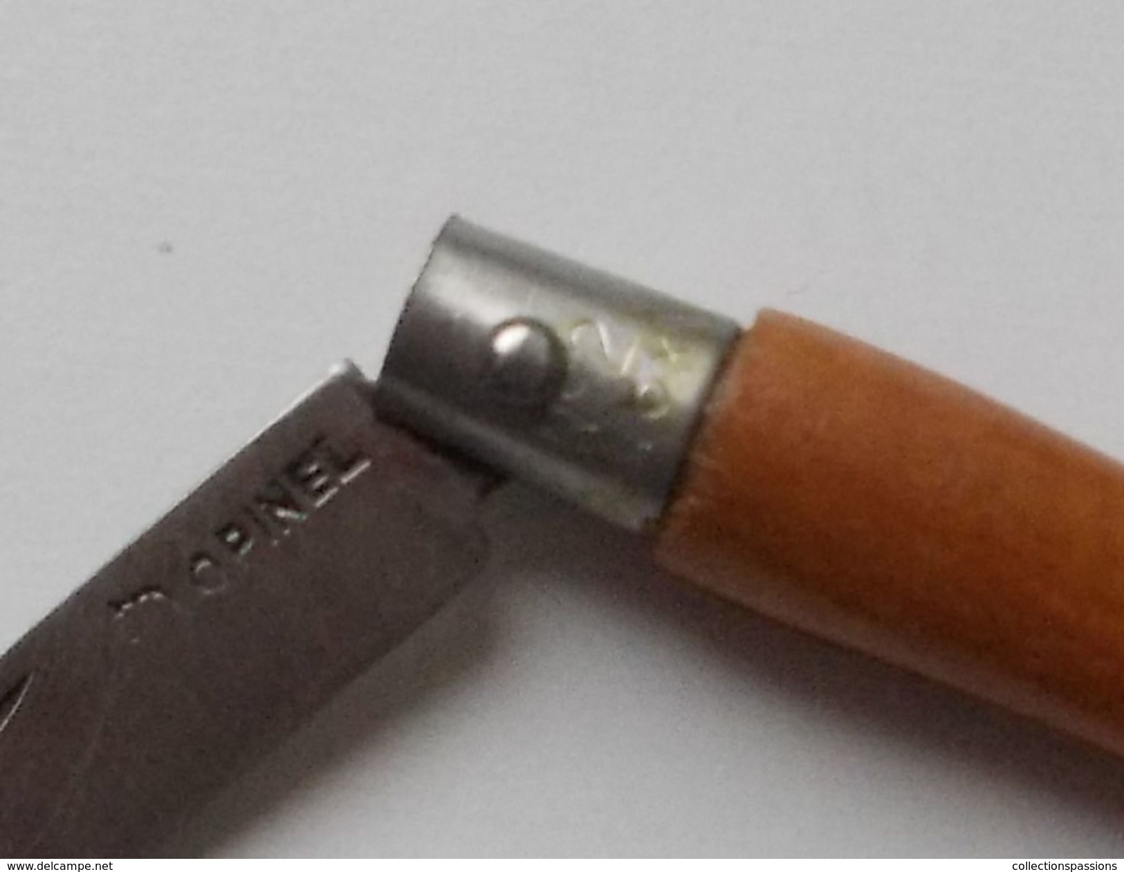 - Couteau. Canif - Petit Couteau - OPINEL Couronné. N°2 - - Knives