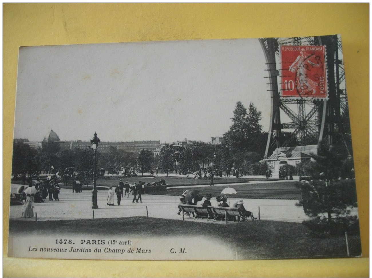 B14 3535 CPA - PARIS - LES NOUVEAUX JARDINS DU CHAMP DE MARS - C.M. 1478 - ANIMATION (+ DE 20000 CARTES DE MOINS 1&euro; - Parques, Jardines