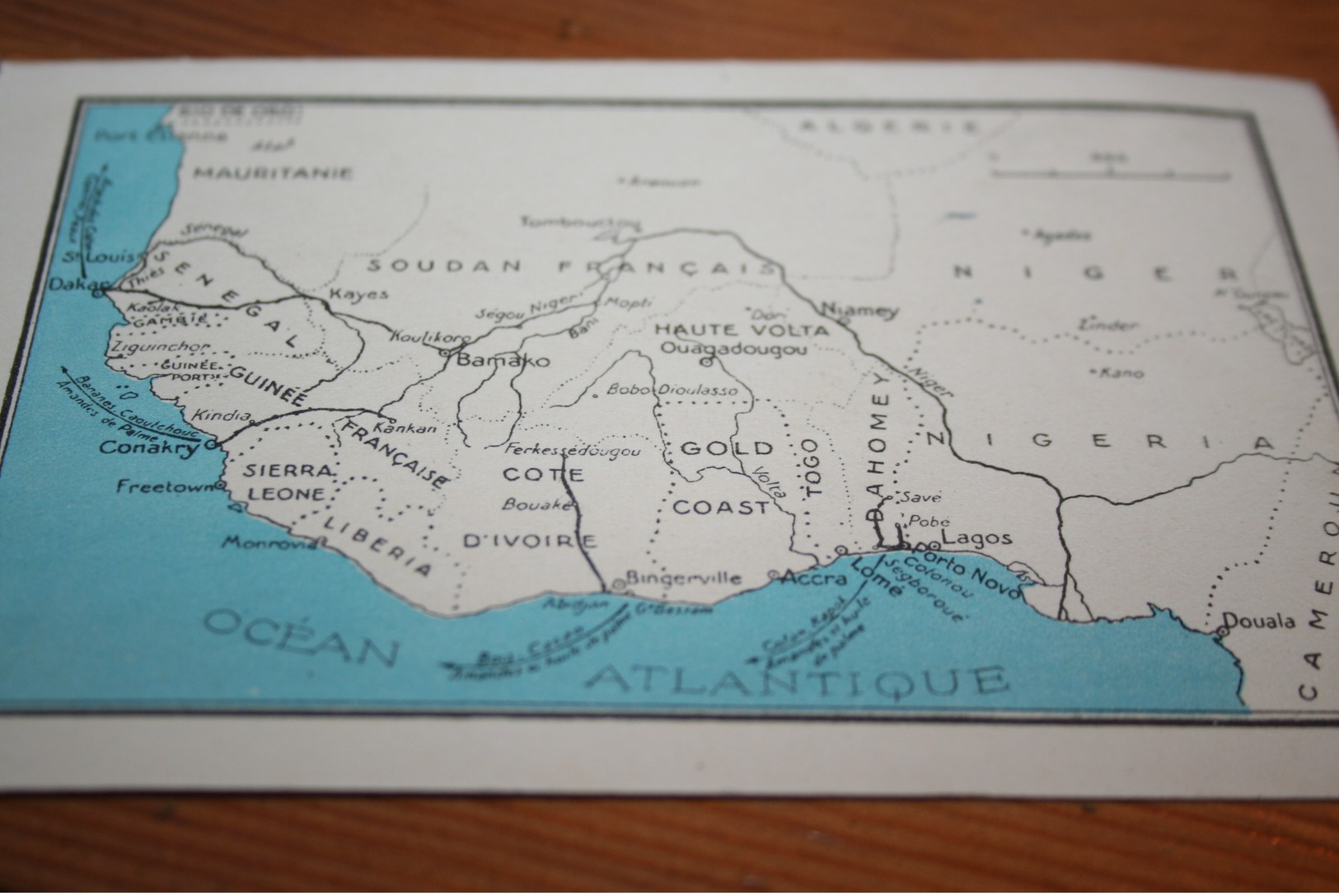 CPA Carte Les Colonies Françaises Afrique Occidentale Française  Sénégal Hte Volta Cote D'Ivoire Etc...façon Chromo - Cartes Géographiques