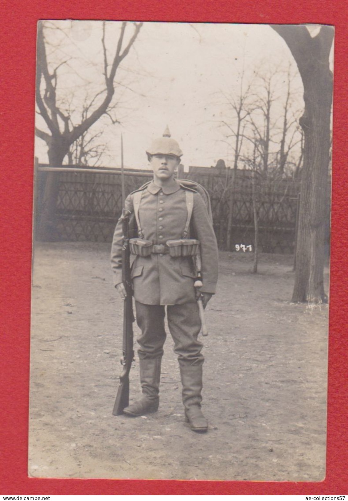 Carte Photo -  Soldat Allemand - Uniformes