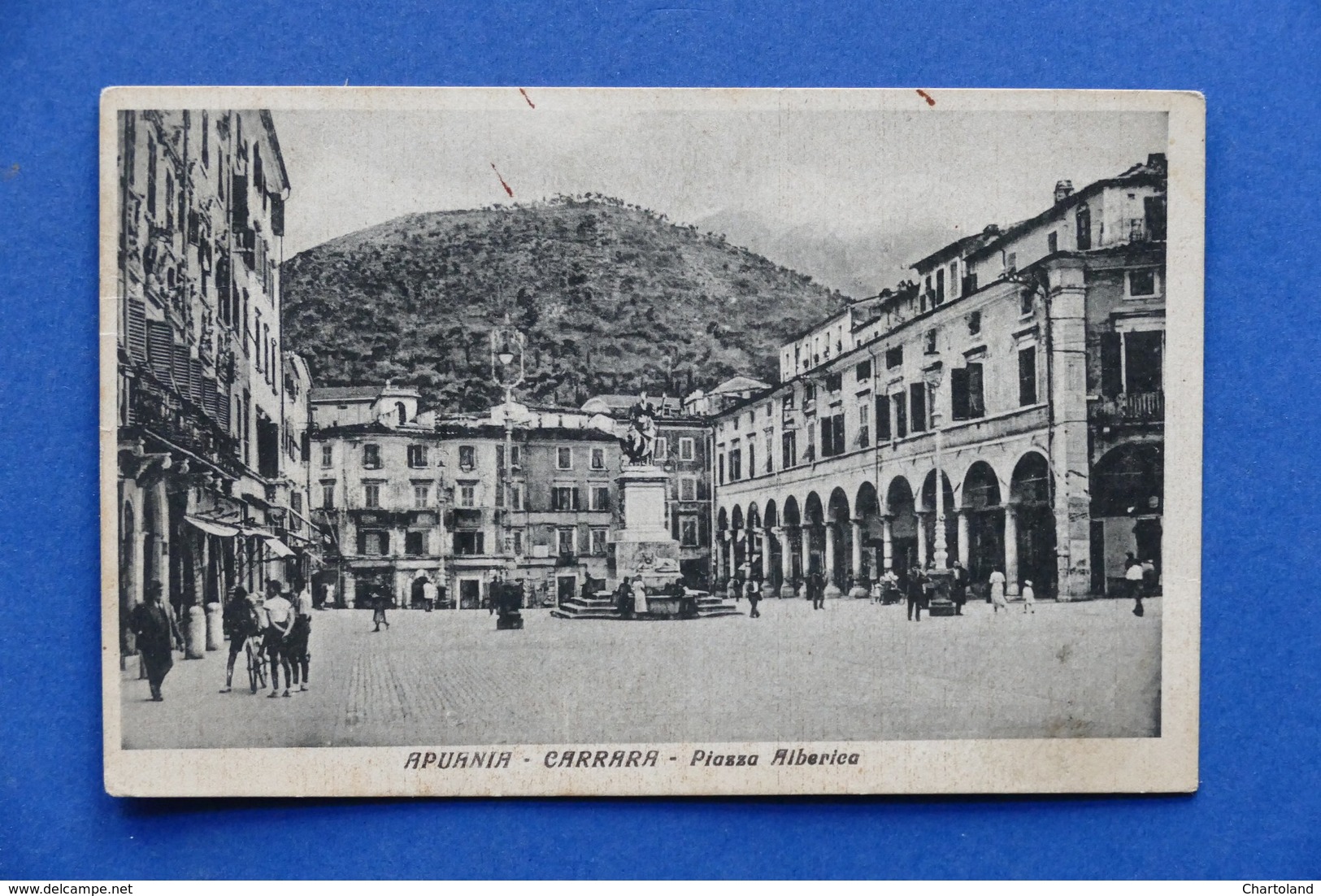 Cartolina Apuania - Carrara - Piazza Alberico - 1947 - Massa