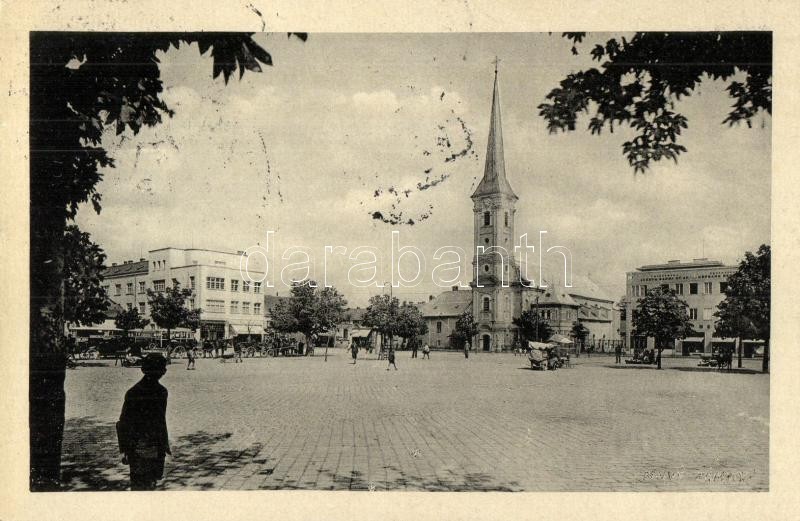 T2 Érsekújvár, Nové Zamky; Népbank, Tér, Villamos, Piaci árusok / Bank, Square, Tram, Market Vendors  '1938 Érsekújvár V - Ohne Zuordnung