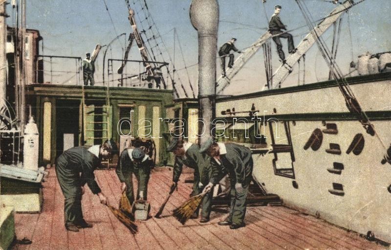 * T3 Pola, Deckfegen / K.u.K. Kriegsmarine, Mariners Cleaning Deck Of An Austro-Hungarian Battleship (EB) - Ohne Zuordnung