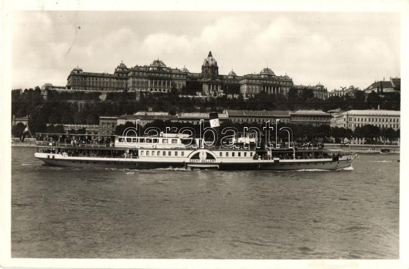 T2 Szent Gellért Gőzüzemű Oldalkerekes Személyhajó Budapesten A Királyi Vár Előtt / Hungarian Passenger Steamship - Unclassified