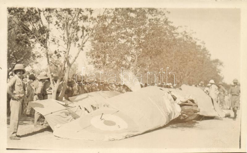 ** T2/T3 Indian Crashed Military Aircraft, Soldiers, Photo (Rb) - Ohne Zuordnung