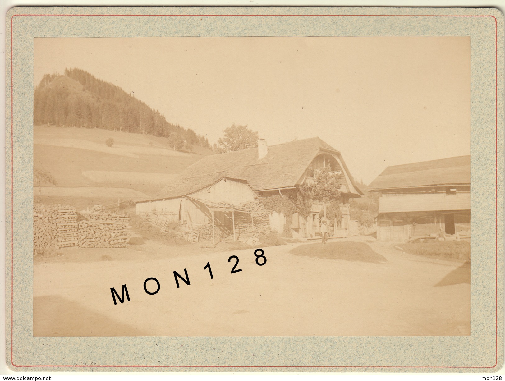 SUISSE BERNE GUGGISBERG 1892 FERME PHOTO TIRAGE ALBUMINE COLLEE SUR CARTON - Anciennes (Av. 1900)