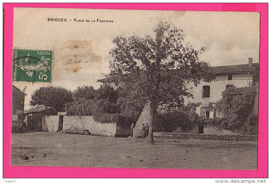 CPA (Réf :Z784) BRIGUEIL Place De La Fontaine(16 CHARENTE) (animée) - Autres & Non Classés