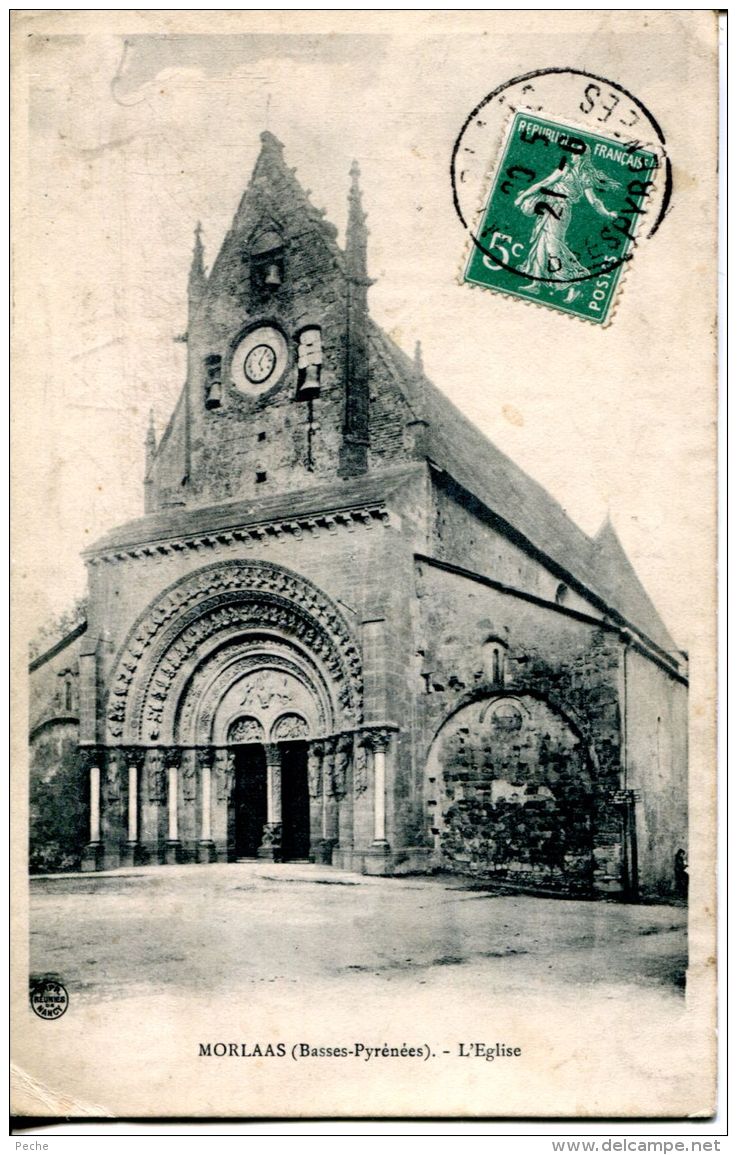 N°60664 -cpa Morlaas -l'église- - Morlaas