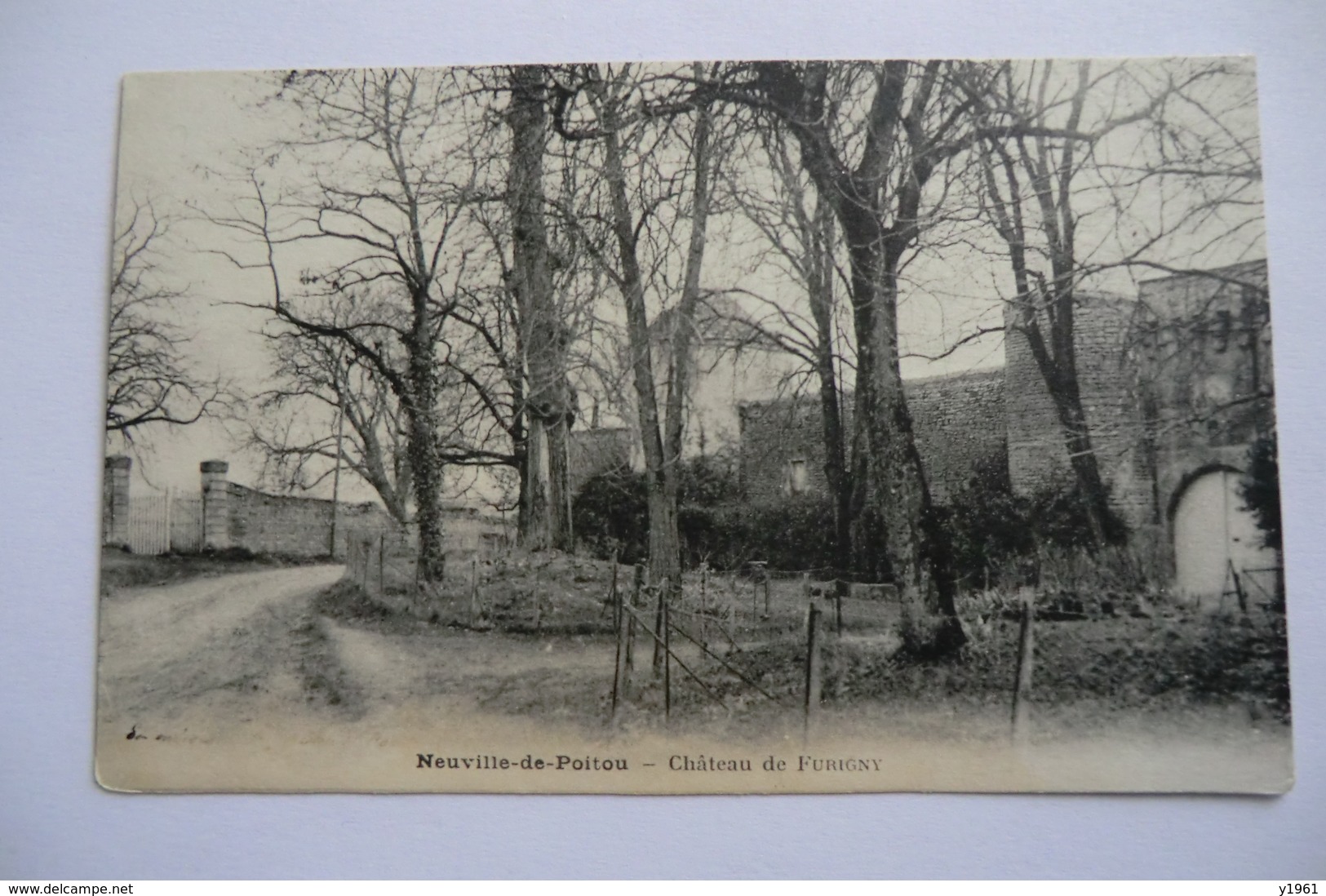 CPA 86 VIENNE NEUVILLE EN POITOU. Château De Furigny. - Neuville En Poitou