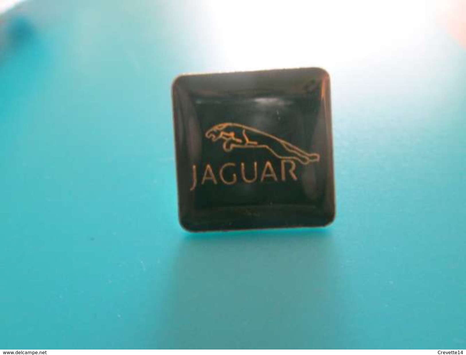 Pin510c Pin's Pins / Beau Et Rare :  LOGO DE LA MARQUE  JAGUAR  Marquage Au Dos : - ---  - - Jaguar