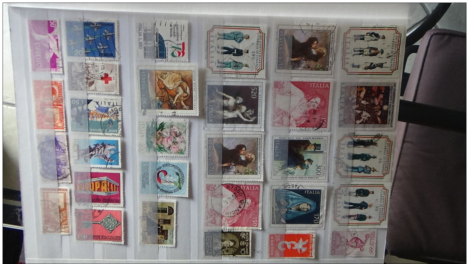 Album de timbres dont Suisse N° 84 obl, Italis,Island, Chili, Boheme et Moravie et Norvège. Voir commentaires