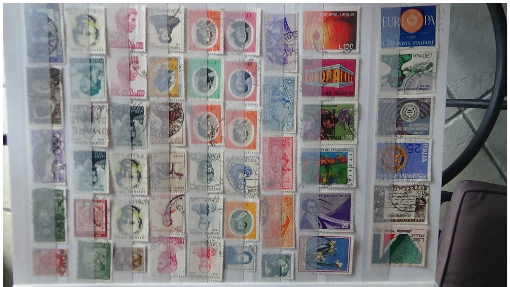 Album de timbres dont Suisse N° 84 obl, Italis,Island, Chili, Boheme et Moravie et Norvège. Voir commentaires