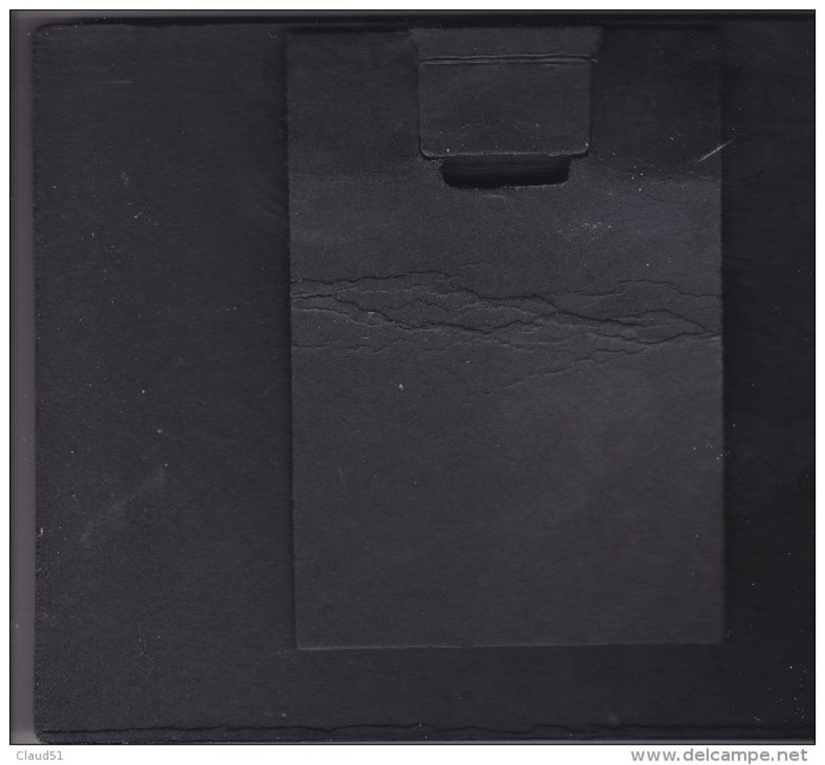 Lot de 4 ZIPPO :Johnny Hallyday Allume le Feu -Collector série Tour 98 ,avec  son présentoir(7 scans)