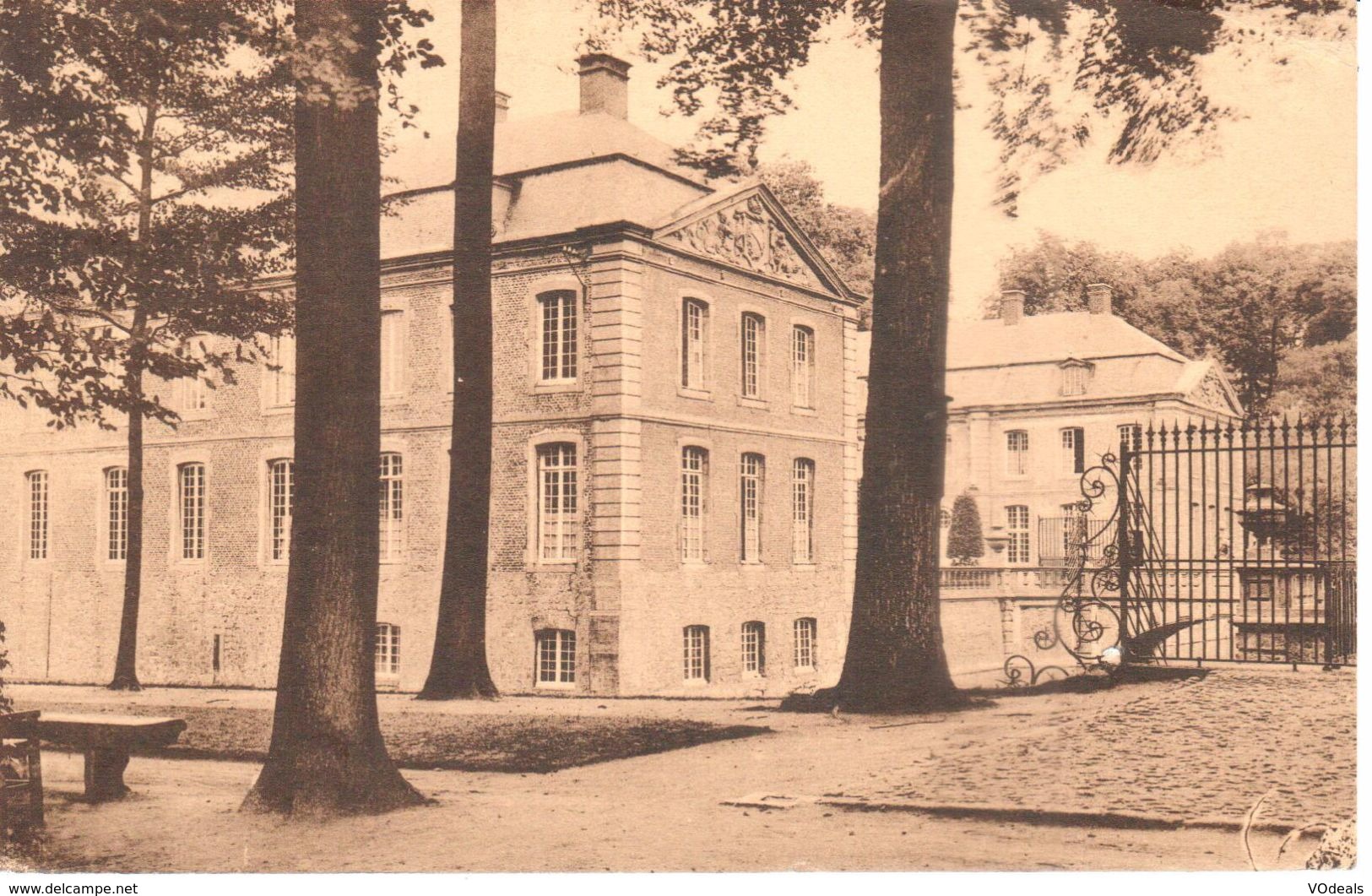 Beloeil - CPA - Le Château - Les Ailes - Beloeil