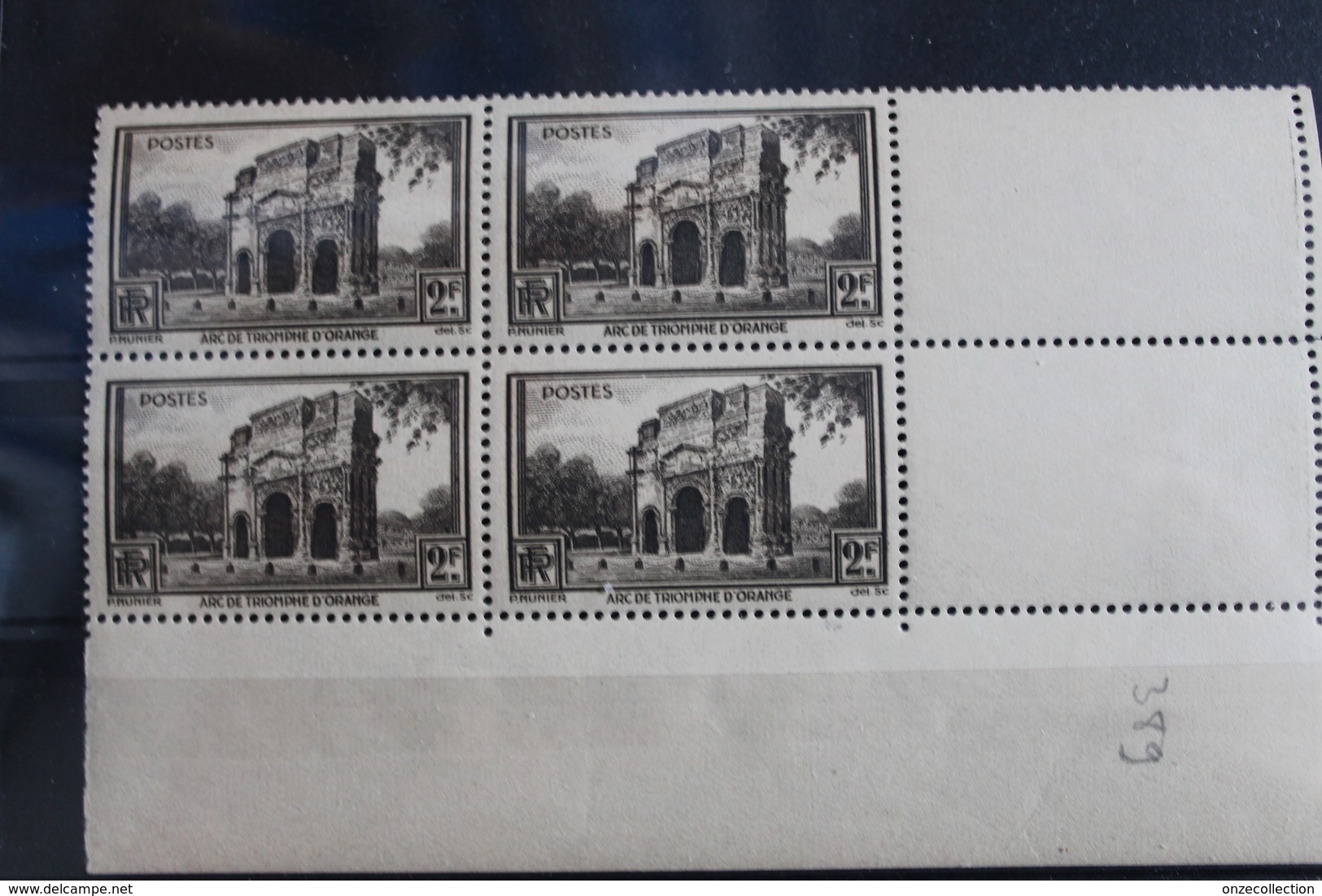 1938      ARC  DE  TRIOMPHE  ORANGE   BLOC  DE  4    FRAICHEUR  POSTALE - Neufs