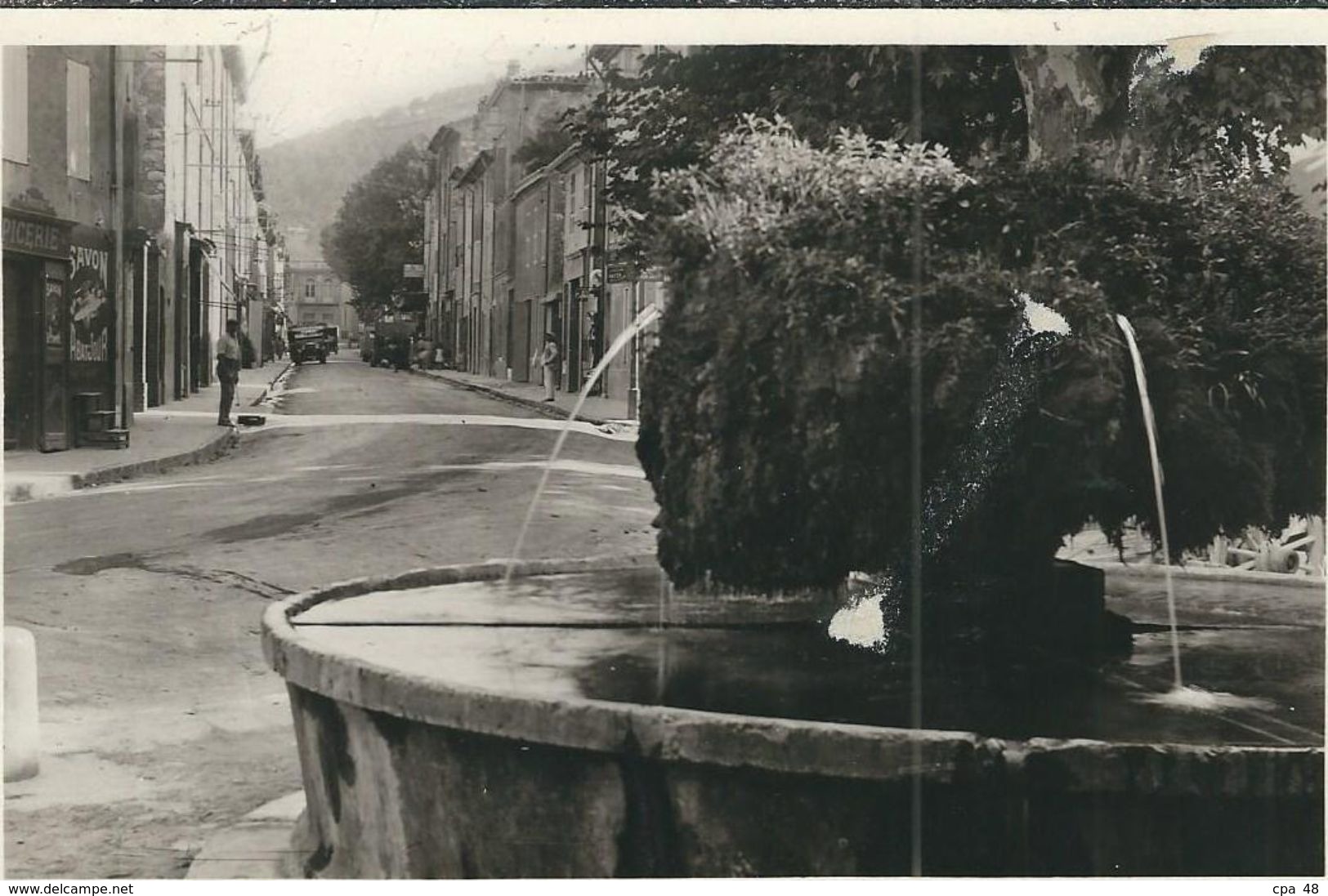 Var : St Zacharie, Fontaine St Roch - Saint-Zacharie