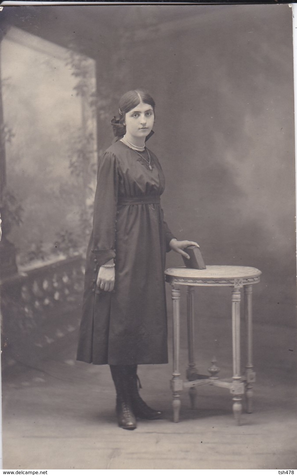 CARTE-PHOTO---jolie Portrait De Femme--voir 2 Scans - Femmes