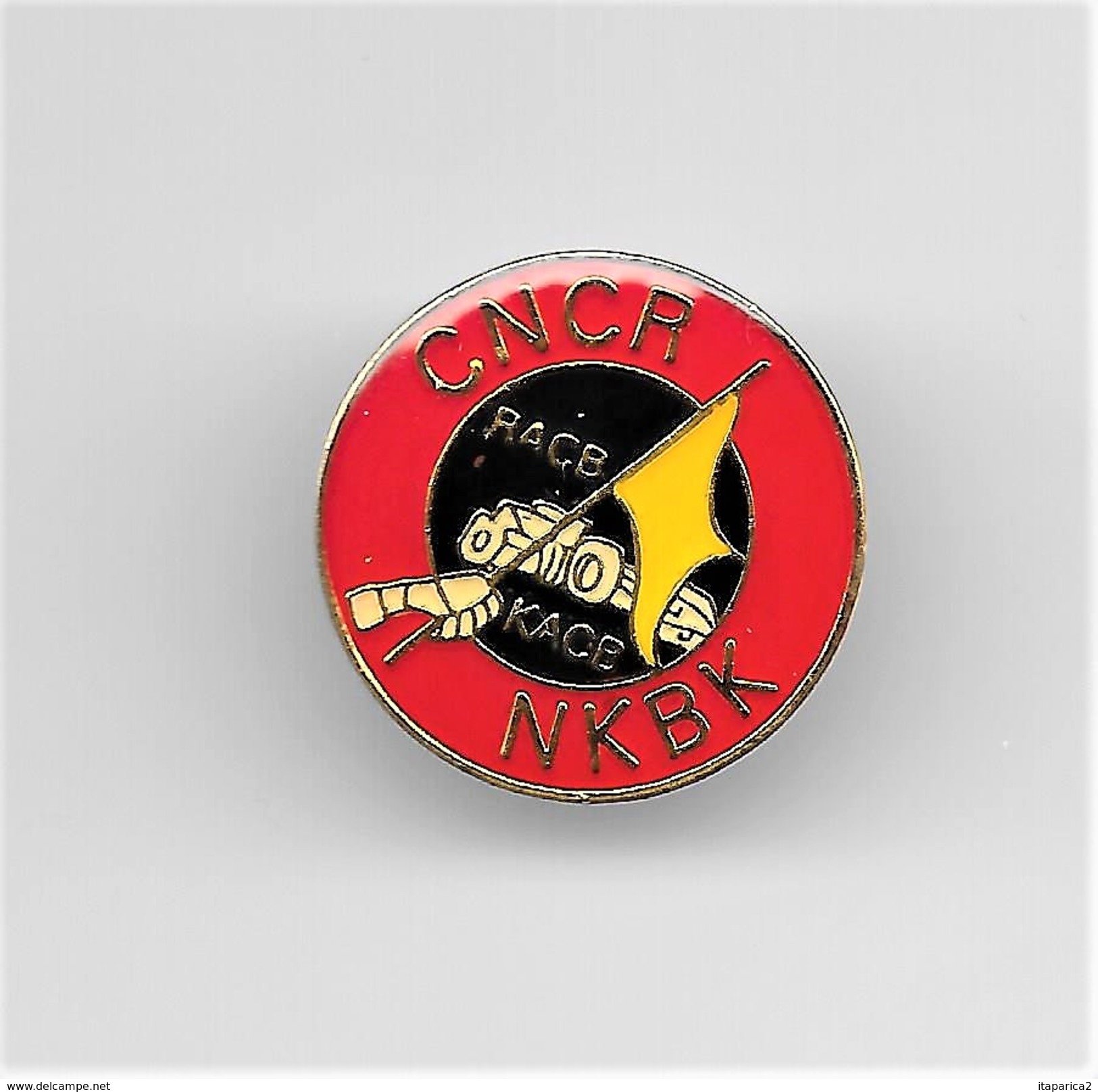 PINS SPORTS AUTOMOBILE CNCR KABC NKBK / COMMISSION NATIONALE DES COMMISSAIRES DE ROUTE DRAPEAU JAUNE / 33NAT - Automovilismo - F1