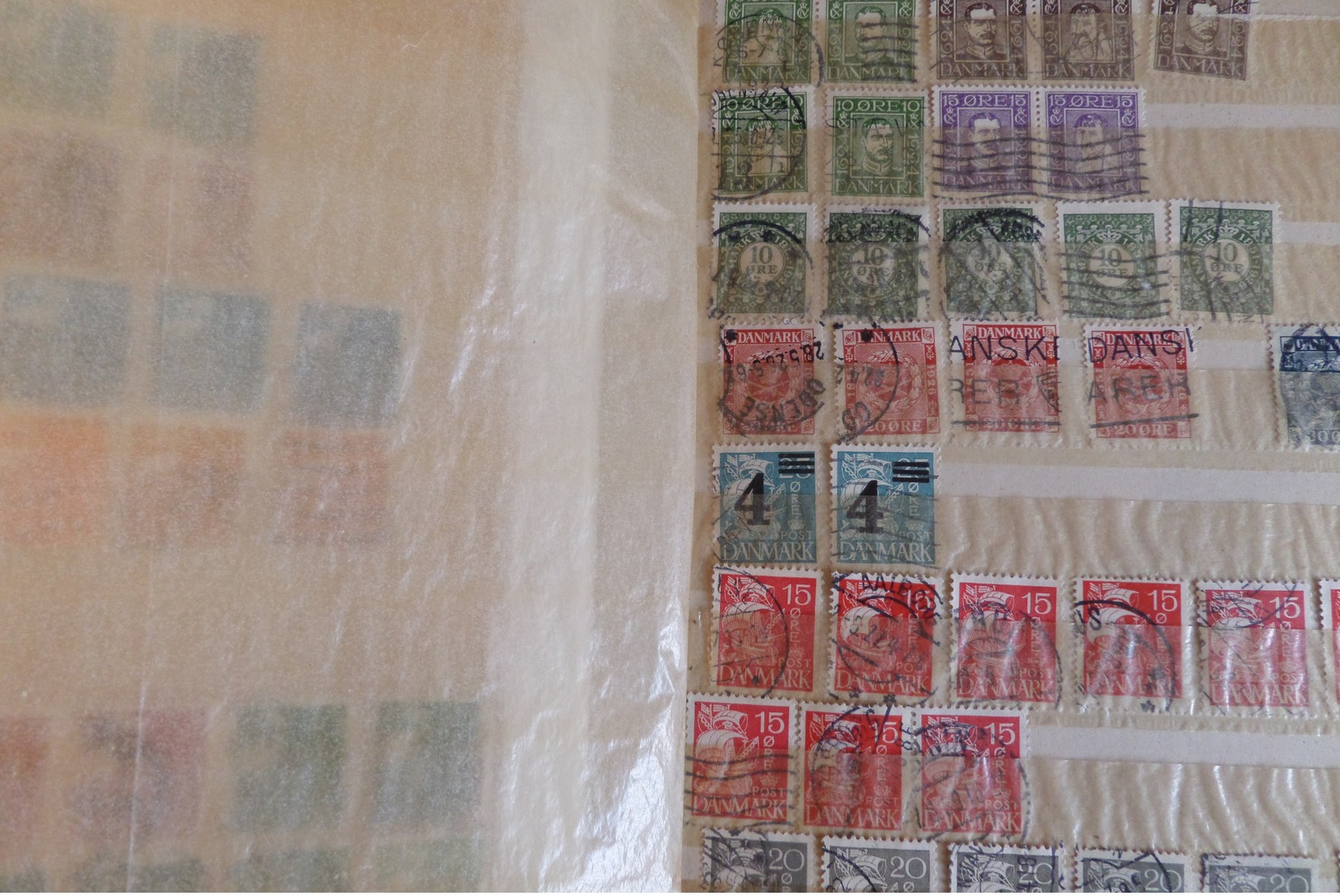 Superbe vrac de milliers de timbres tous pays. Anciens, collections, bonnes valeurs, très varié. Cote énorme!! A saisir!