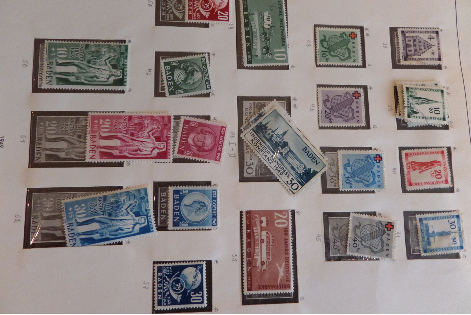 Superbe vrac de milliers de timbres tous pays. Anciens, collections, bonnes valeurs, très varié. Cote énorme!! A saisir!