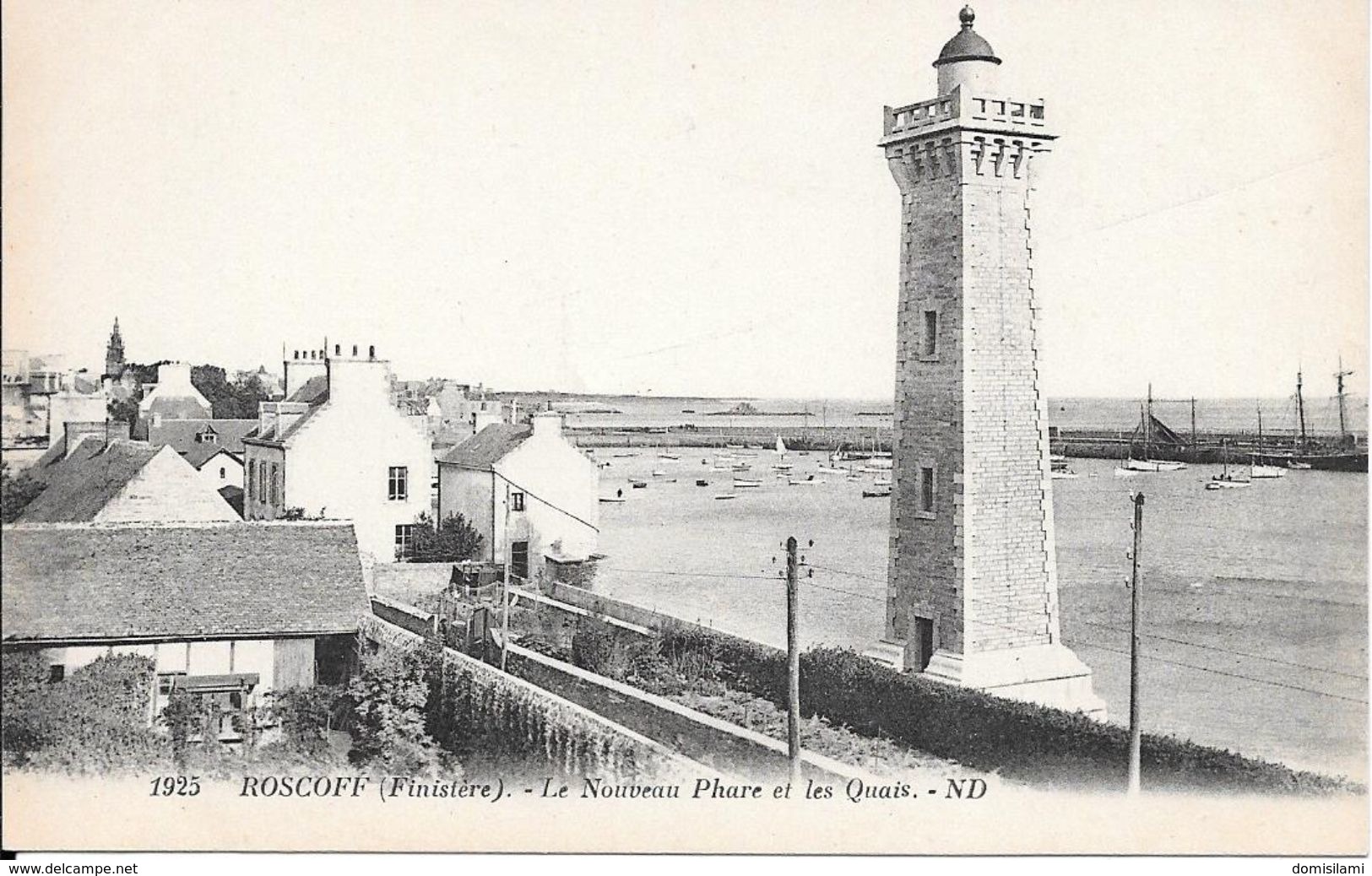 ROSCOF.le Phare Et Les Quais - Roscoff