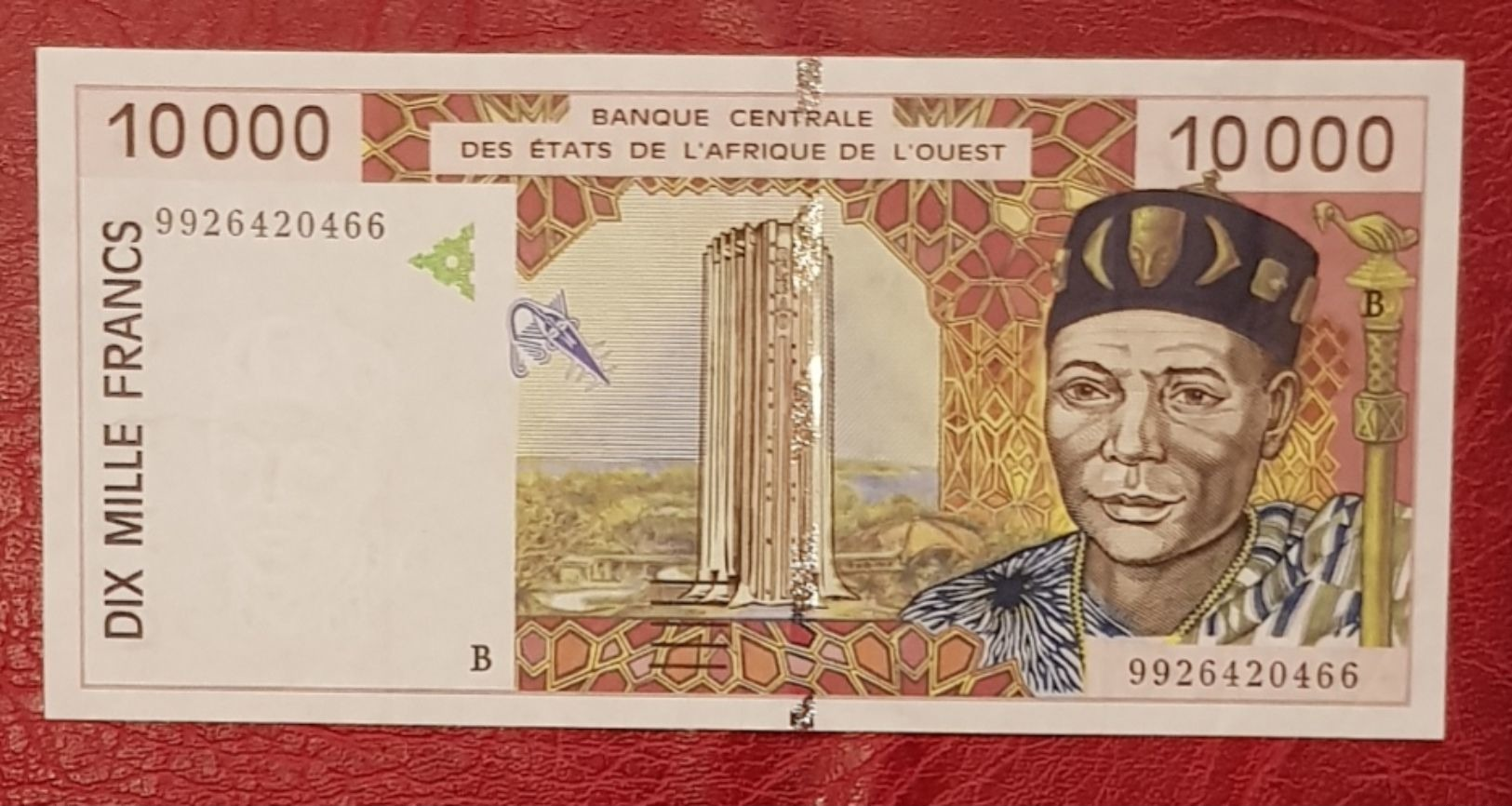 10000 Francs Banque Centrale Des états De  L'Afrique De L'Ouest - Estados De Africa Occidental