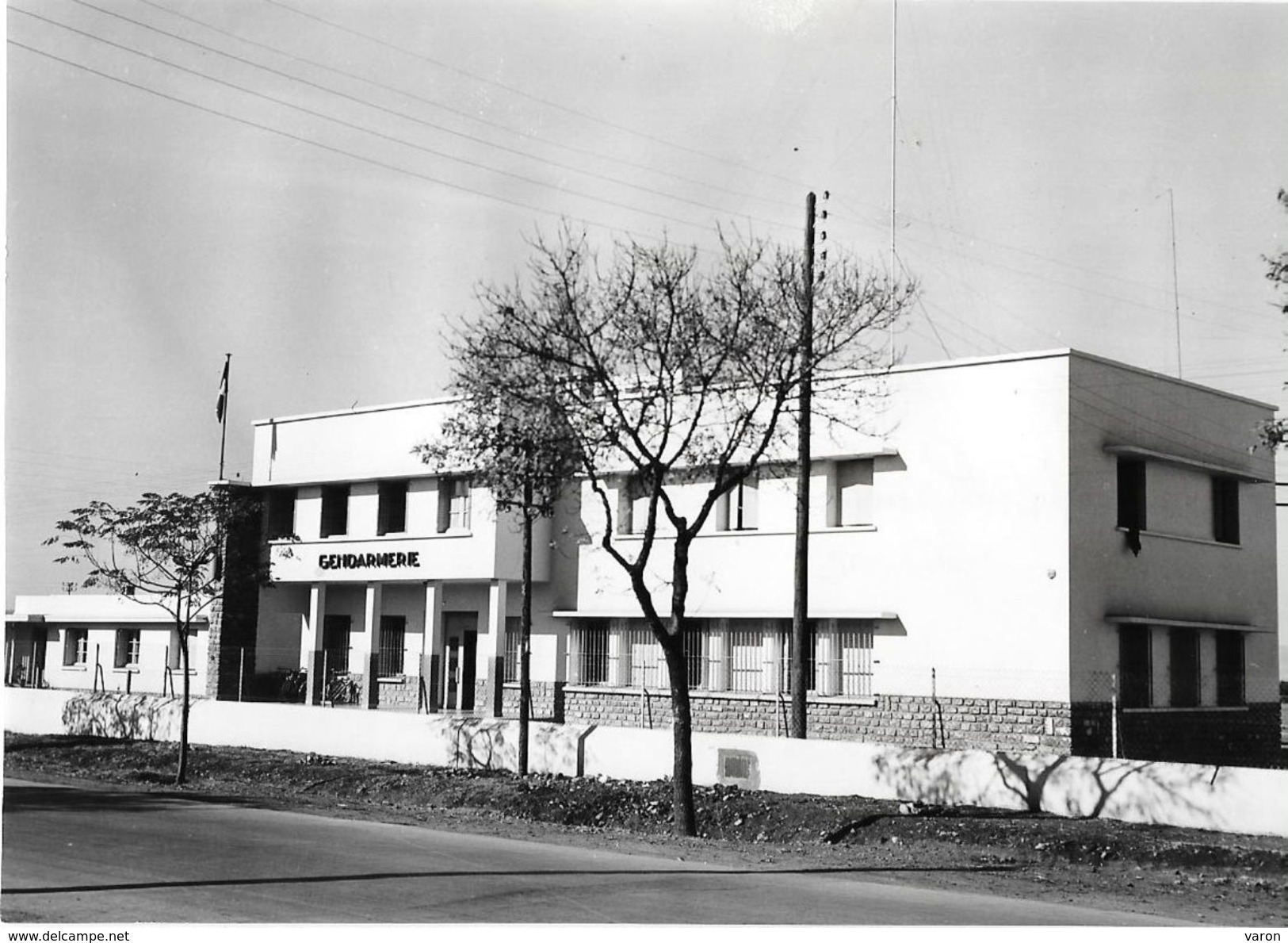 Maroc - BERKANE -  GENDARMERIE EN  1959 - Photo J.COMBIER à MACON  10.5 X 15 - Police & Gendarmerie