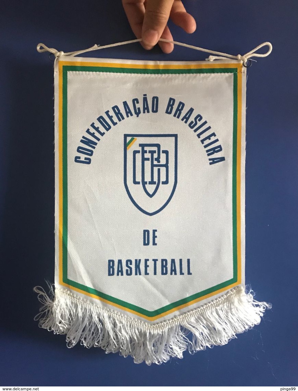 BASKETBALL BRAZIL FEDERATION  OFFICIAL  PENNANT 34 X 22 Cm - Autres & Non Classés